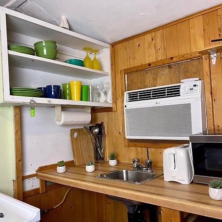 Ambleside Cottage Resort Bobcaygeon Bagian luar foto