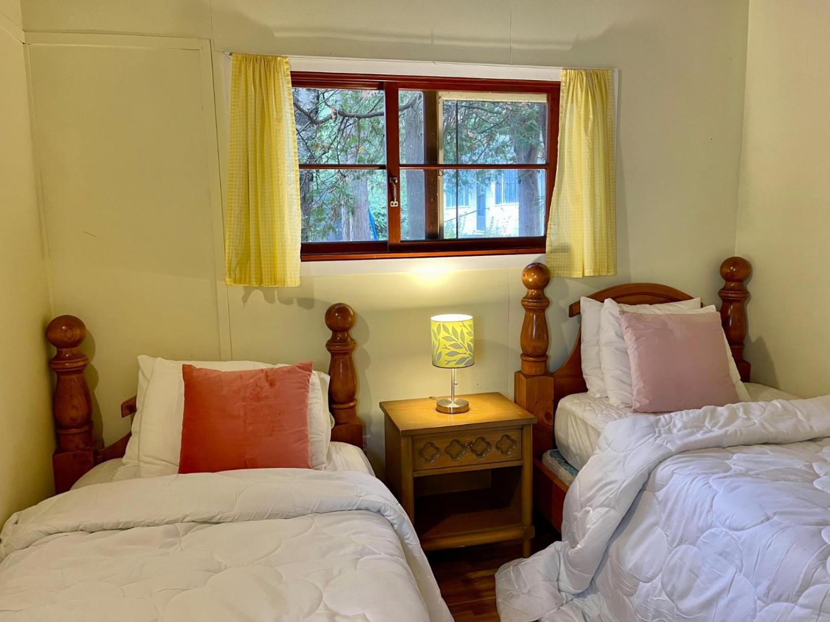 Ambleside Cottage Resort Bobcaygeon Bagian luar foto