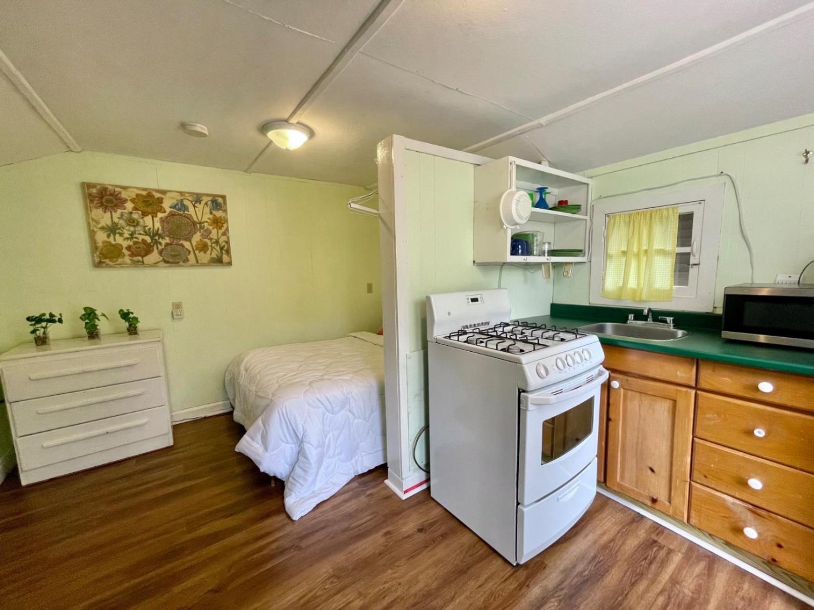Ambleside Cottage Resort Bobcaygeon Bagian luar foto