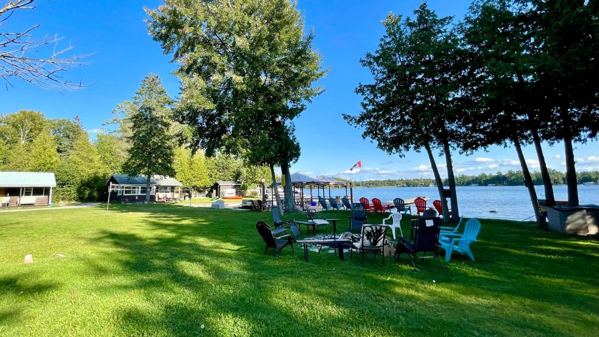 Ambleside Cottage Resort Bobcaygeon Bagian luar foto