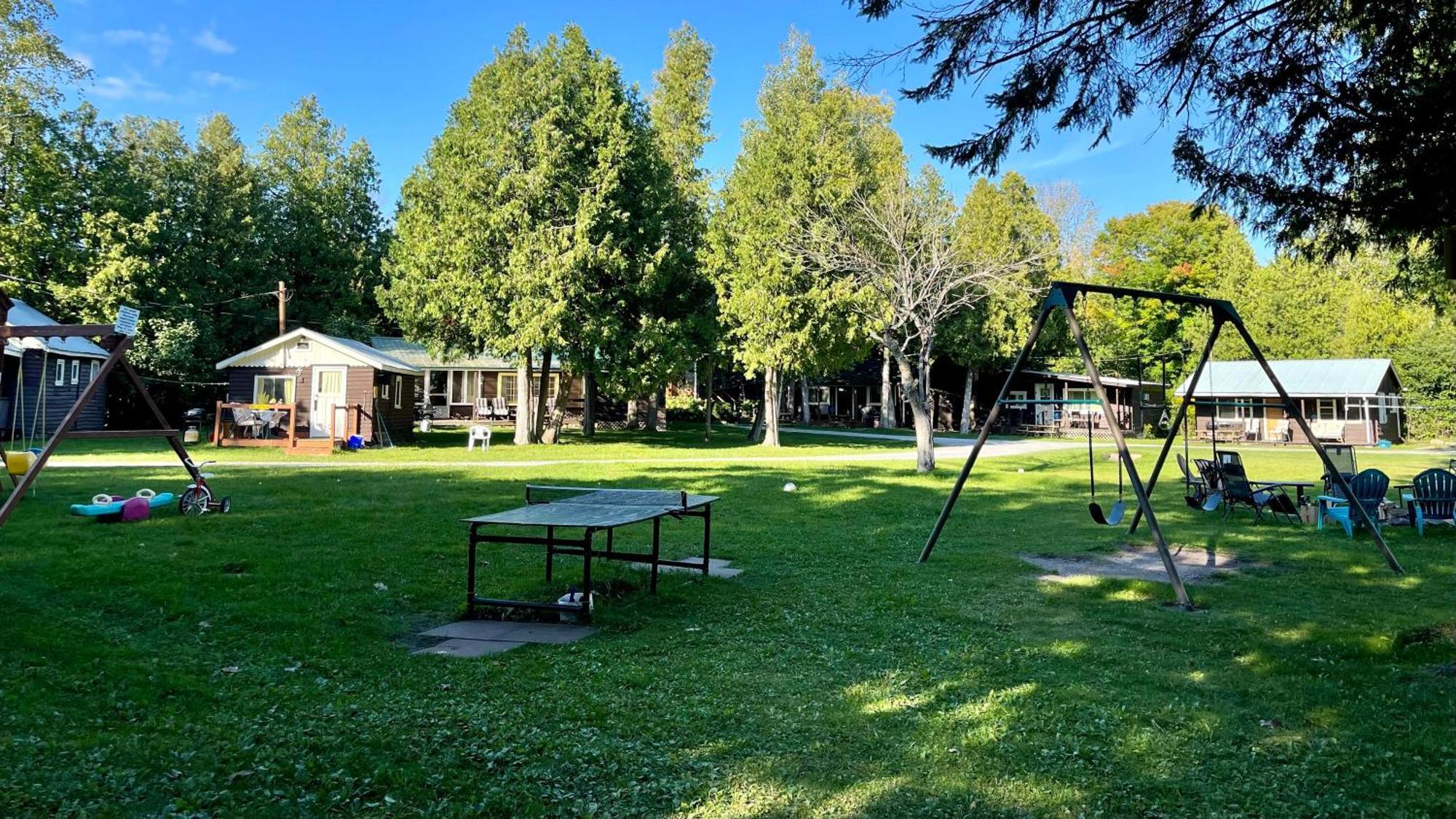Ambleside Cottage Resort Bobcaygeon Bagian luar foto